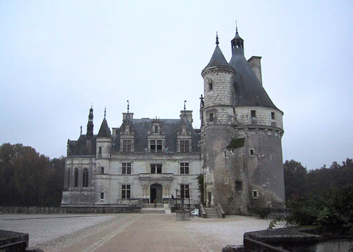 Entrance approach to Chenonceau with Marques Tower