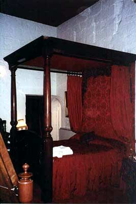 Four-poster bed