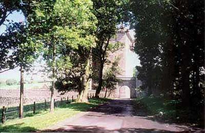 The castle's gates (August)