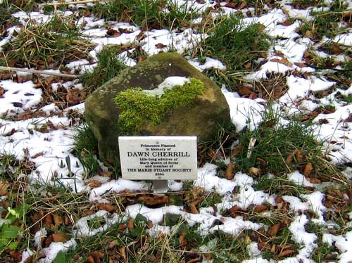 Commemorative plaque to former Marie Stuart Society member