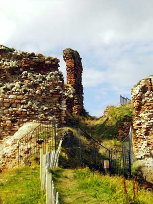 Close-up of the ruinous castle