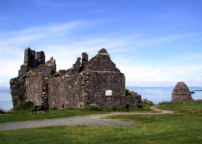 Dunure Castle with Dovecot to the right