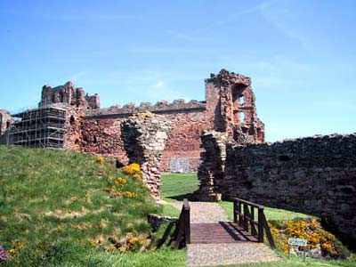 Main and only entrance to Tantallon Castle